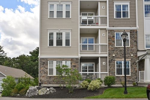 apt-201-240 Martins Lndg, North Reading, MA, 01864-2088 | Card Image