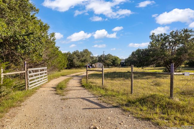 1060 Forest View Dr, House other with 1 bedrooms, 1 bathrooms and null parking in Blanco TX | Image 20