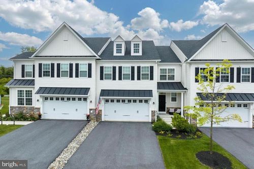 427 Lee Pl, EXTON, PA, 19341-2793 | Card Image