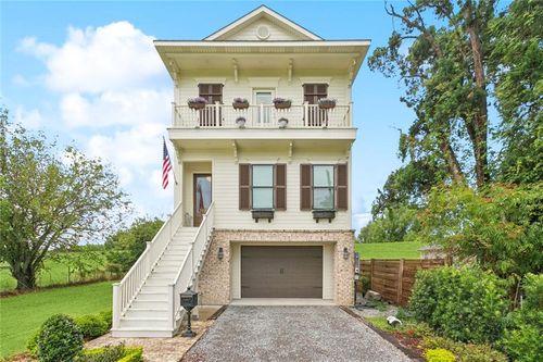 1017 Washington St, Gretna, LA, 70053-3139 | Card Image