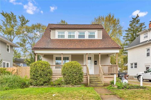 549 E Broad St, Elyria, OH, 44035-6471 | Card Image