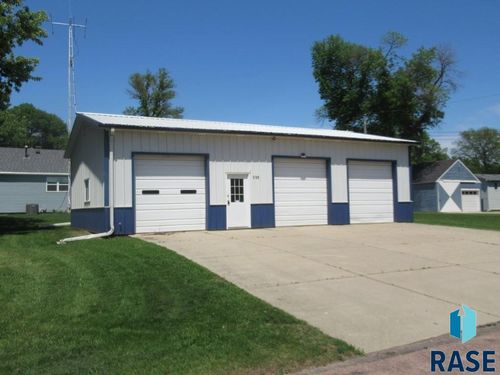 129 S Summit Ave Avenue, Hills, MN, 56138 | Card Image