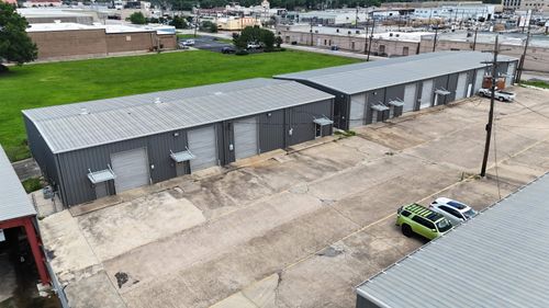 63 Sawyer St, Beaumont, TX, 77702-2215 | Card Image