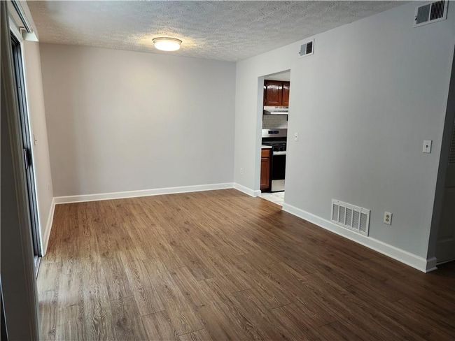 295 Roswell Commons Cir, Townhouse with 2 bedrooms, 3 bathrooms and 2 parking in Roswell GA | Image 7
