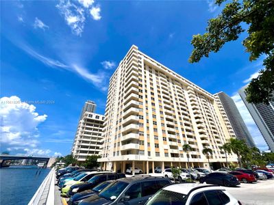 1109 - 1833 S Ocean Dr, Condo with 2 bedrooms, 2 bathrooms and null parking in Hallandale Beach FL | Image 1