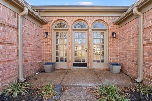 7617 Dexter Hollow Dr, Cordova, TN, 38016-8720 | Card Image