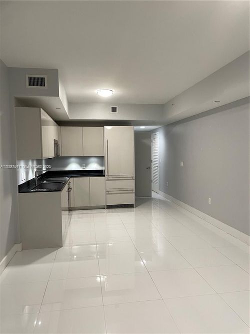unit-1810-1010 Brickell Ave, Miami, FL, 33131-3764 | Card Image