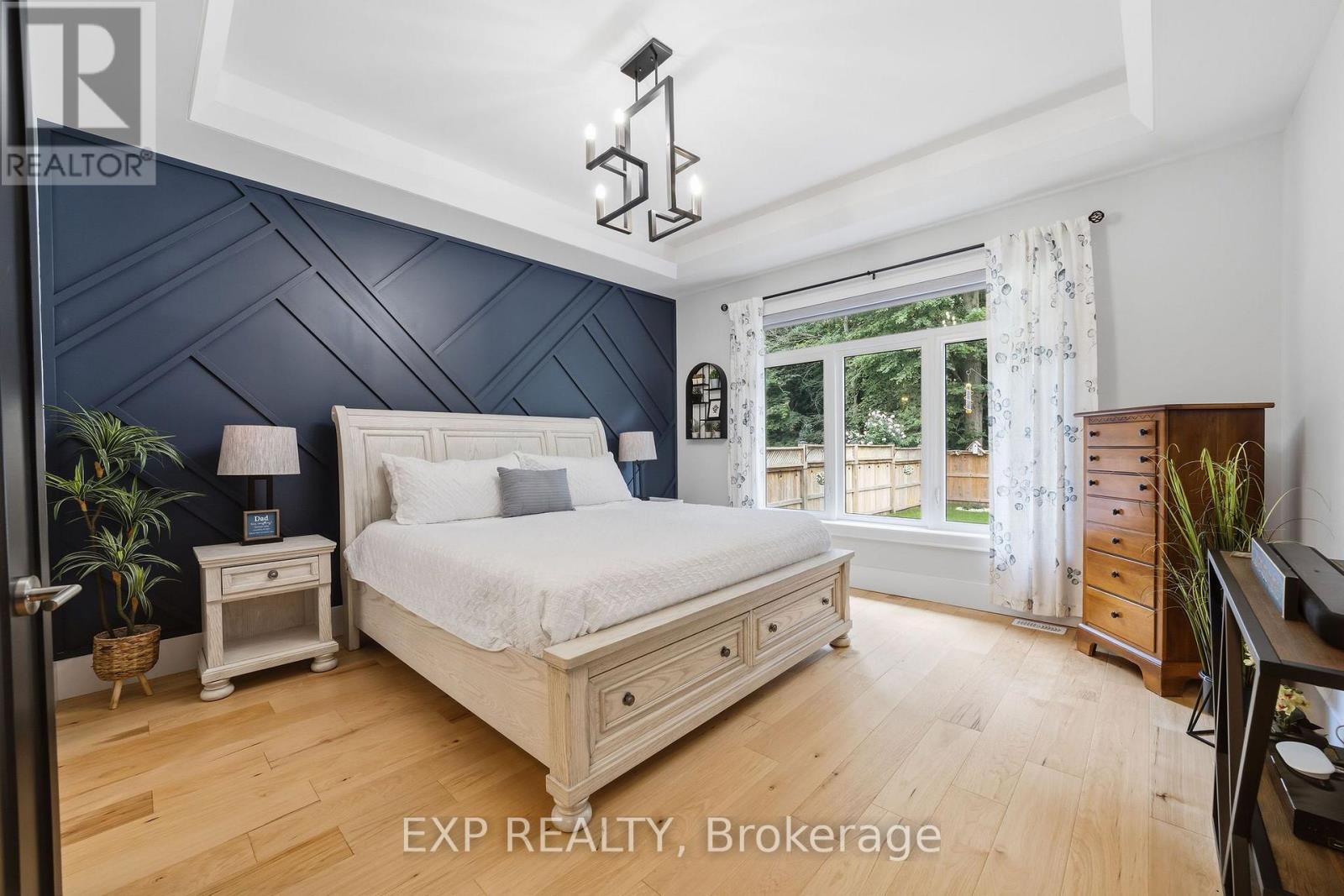 Residential in Strathroy-Caradoc (SW) 3