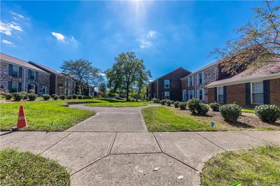 1215 Georgetown Court, Condo with 2 bedrooms, 1 bathrooms and null parking in Fairborn OH | Image 3