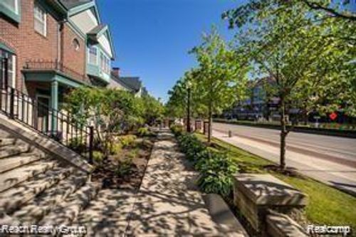 2566 Woodward Ave, Detroit, MI, 48201-3027 | Card Image