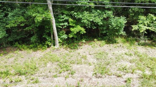 4010 Moonbeam Trl, Crossville, TN, 38572-6613 | Card Image