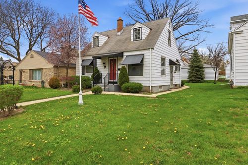 8526 W Center Street, Milwaukee, WI, 53222 | Card Image