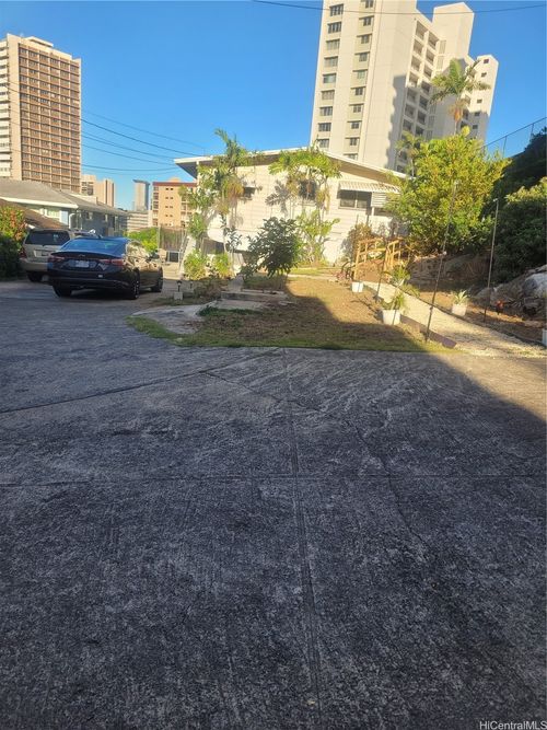 962 Spencer St, Honolulu, HI, 96822-3735 | Card Image