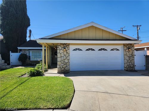 8438 Byers St, Downey, CA, 90242-2512 | Card Image