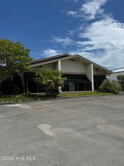 3010 Arendell St, Morehead City, NC, 28557-3319 | Card Image