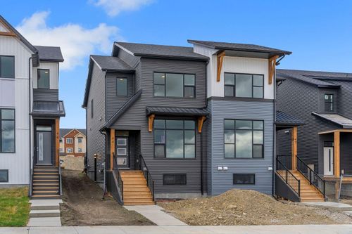 44 Tillotson Loop, Okotoks, AB, T1S1S5 | Card Image