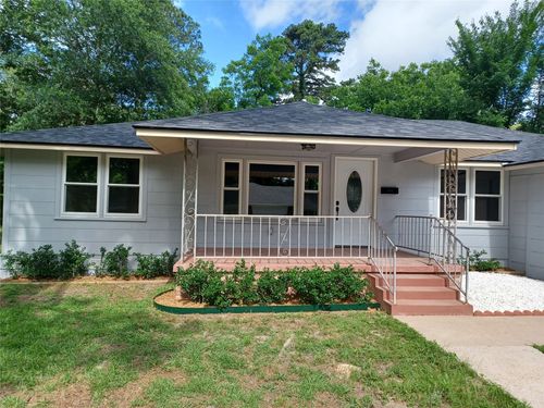 223 Cheek St, Mineola, TX, 75773-1514 | Card Image