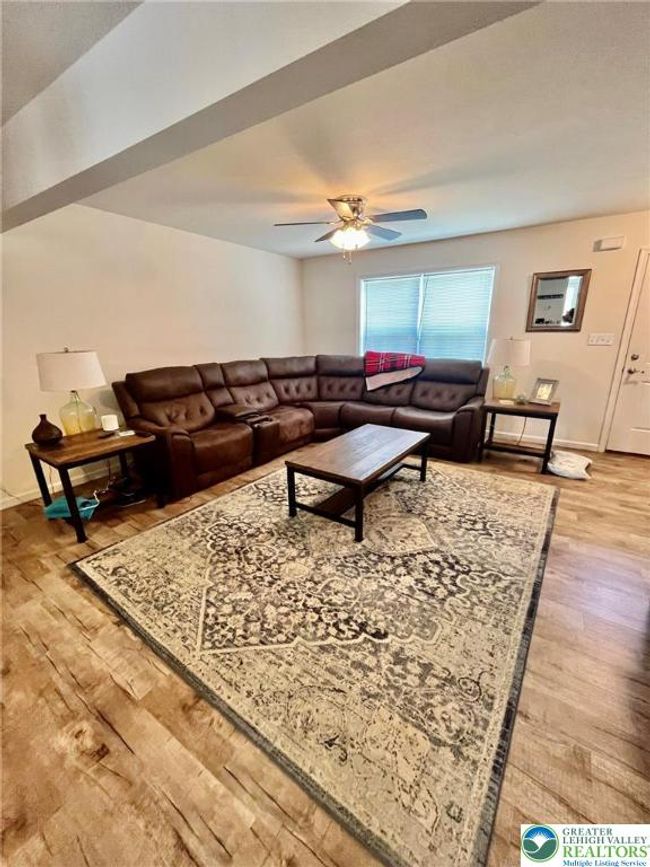 630 Lehigh Gap St, Townhouse with 3 bedrooms, 3 bathrooms and null parking in WALNUTPORT PA | Image 7