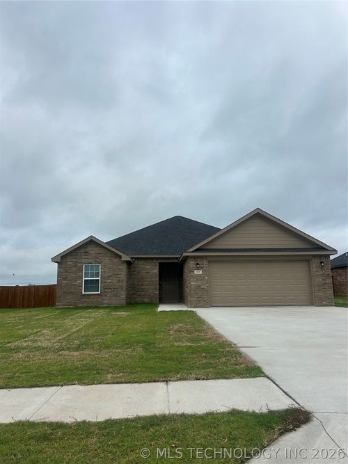 3225 Seabiscuit St, Durant, OK, 74701-4172 | Card Image