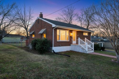 2346 Berkley Ave Sw, Roanoke, VA, 24015-5412 | Card Image