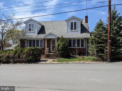 201 Mine St, Brockton, PA, 17925-8823 | Card Image