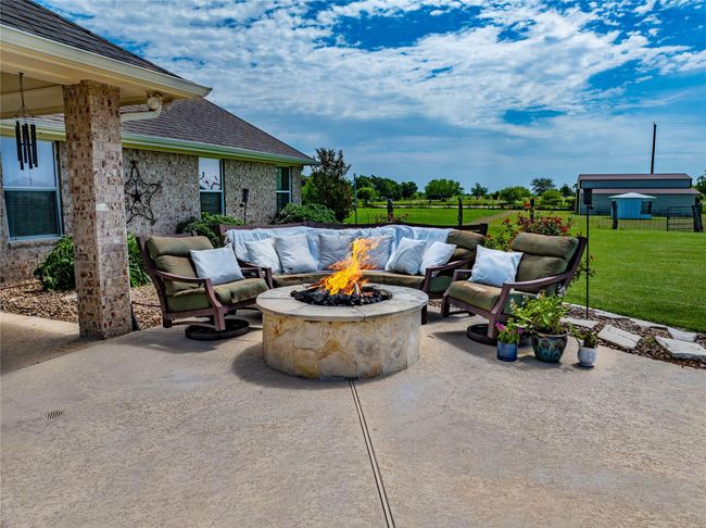17087 County Road 266, Home with 3 bedrooms, 4 bathrooms and 2 parking in East Bernard TX | Image 17