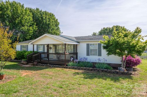 402 Wilson Dr, Lawndale, NC, 28090-9124 | Card Image