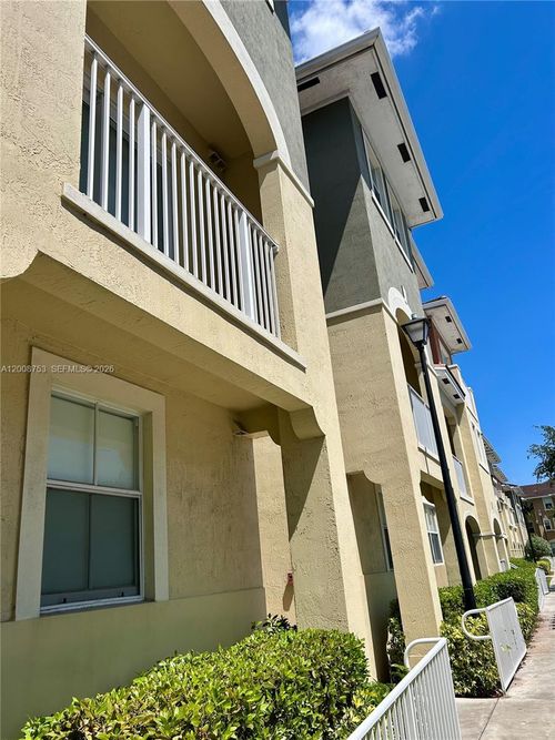 225-10870 Nw 88th Ter, Doral, FL, 33178 | Card Image