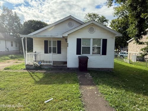 141 W Howe St, Alcoa, TN, 37701-2209 | Card Image
