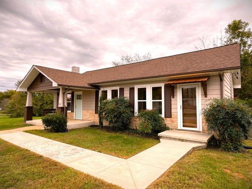 503 W 3rd St, Livingston, TN, 38570-1423 | Card Image