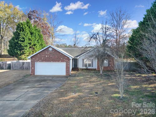 713 Pesca Ln, Matthews, NC, 28104-8812 | Card Image