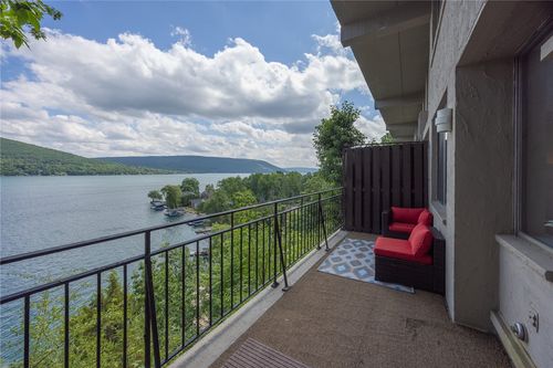 7 Cliffside Dr, Canandaigua, NY, 14424-8801 | Card Image
