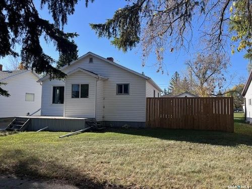 109 Higgins Ave W, Melfort, SK, S0E1A0 | Card Image