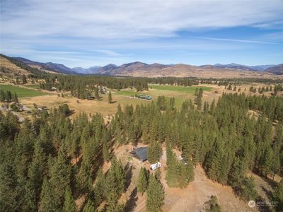 21 Twin Lakes Drive, House other with 2 bedrooms, 3 bathrooms and null parking in Winthrop WA | Image 3