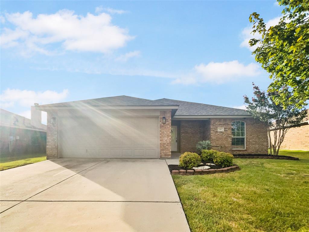 Fossil Wood Dr, Fort Worth, TX 76179
