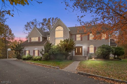 34 Solomon Dr, Bridgewater, NJ, 08807-1472 | Card Image