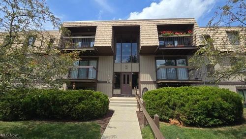 n15-9761 Sunrise Blvd, North Royalton, OH, 44133-3475 | Card Image