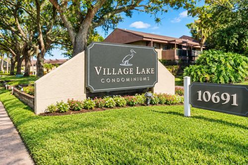 105-860 S Village Dr N, ST PETERSBURG, FL, 33716-3026 | Card Image