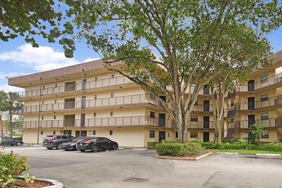 307 - 6555 W Broward Boulevard, Condo with 2 bedrooms, 2 bathrooms and null parking in Plantation FL | Image 1