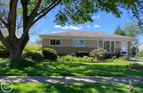 37223 Barrington Dr, Sterling Heights, MI, 48312-2117 | Card Image