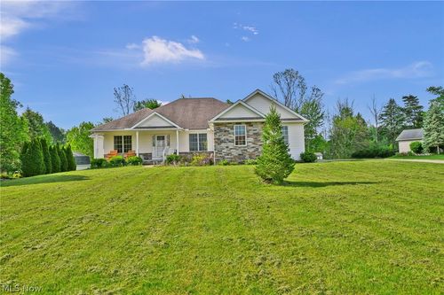 7310 Dunphys Way, Valley City, OH, 44280-9489 | Card Image