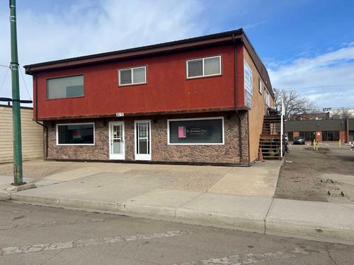 215 Broadway Avenue E, Redcliff, AB, T0J2P0 | Card Image
