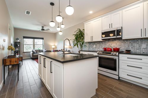 53 Buttles Ave, Columbus, OH, 43215-1475 | Card Image