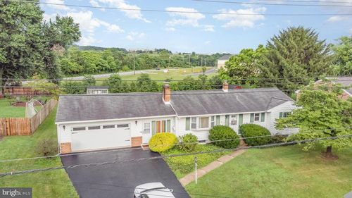 431 N Hanover St, HERSHEY, PA, 17033-2430 | Card Image