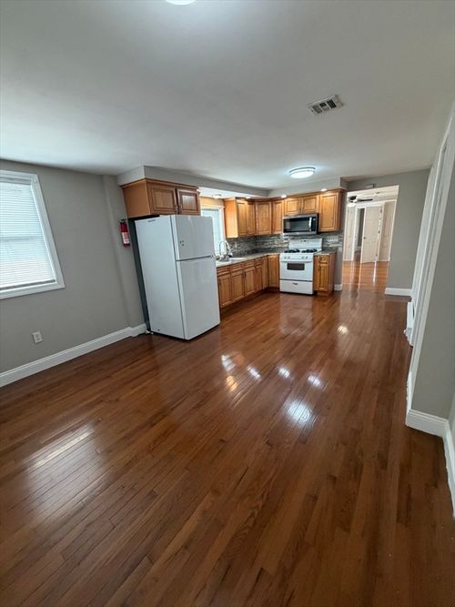 2-99 Weston St, Brockton, MA, 02301-3334 | Card Image