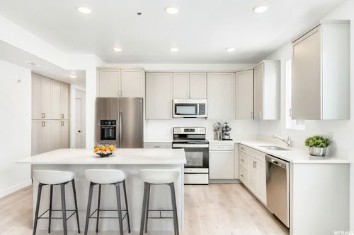 204-5249 W Reventon Dr, South Jordan, UT, 84009 | Card Image