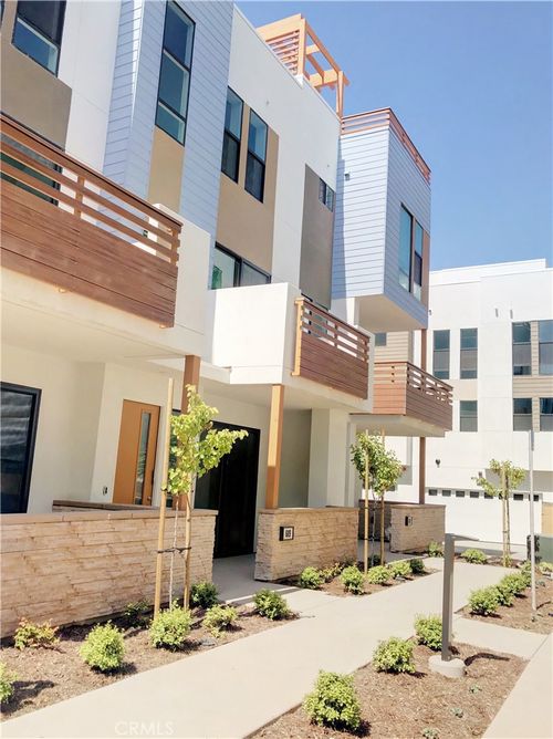 689 Doheny St, Costa Mesa, CA, 92627 | Card Image