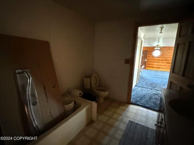 downstairs bath | Image 16