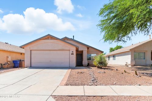 7052 E Typhoon Flyer Way, Tucson, AZ, 85730-4984 | Card Image