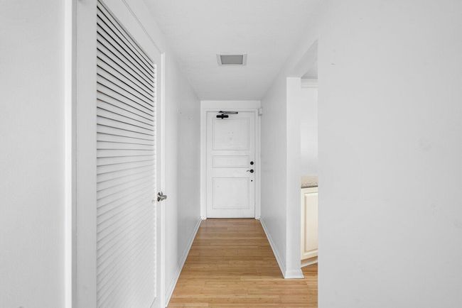 APT-8C - 2772 Ne 30 Th Ave, Condo with 2 bedrooms, 2 bathrooms and null parking in Lighthouse Point FL | Image 16